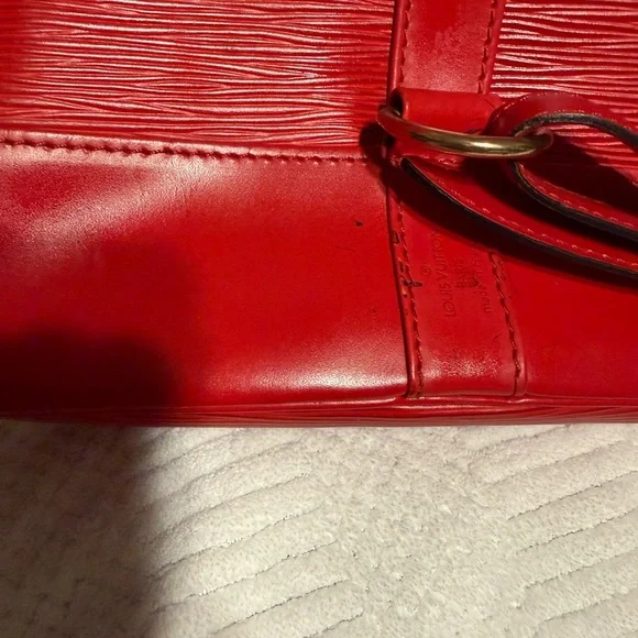 Louis Vuitton Vibrant Red Epi Leather Sling Bag - Picture 12 of 16
